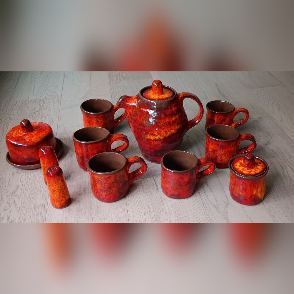 CANADA Vintage Drip Ware Art Pottery